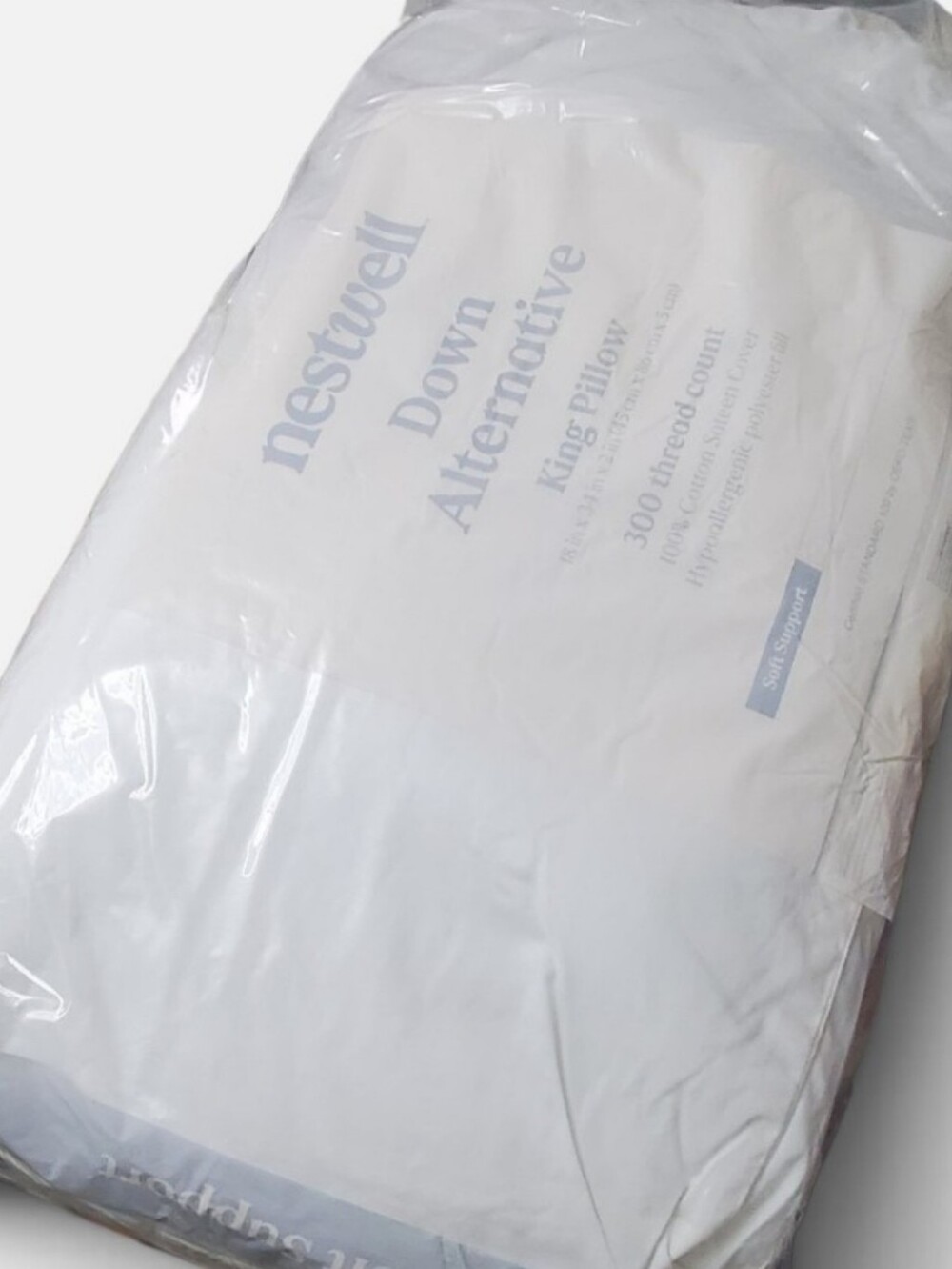 New Nestwell White Down Alternative King Soft Support 1 Pillow.